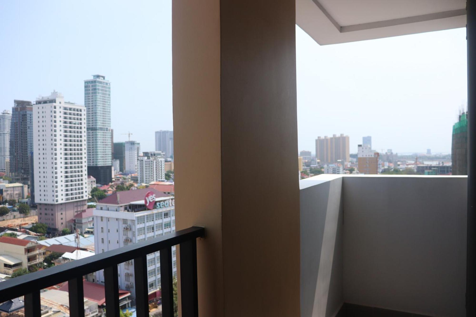 Parc21 Luxury Boutique Hotel Phnom Penh Esterno foto