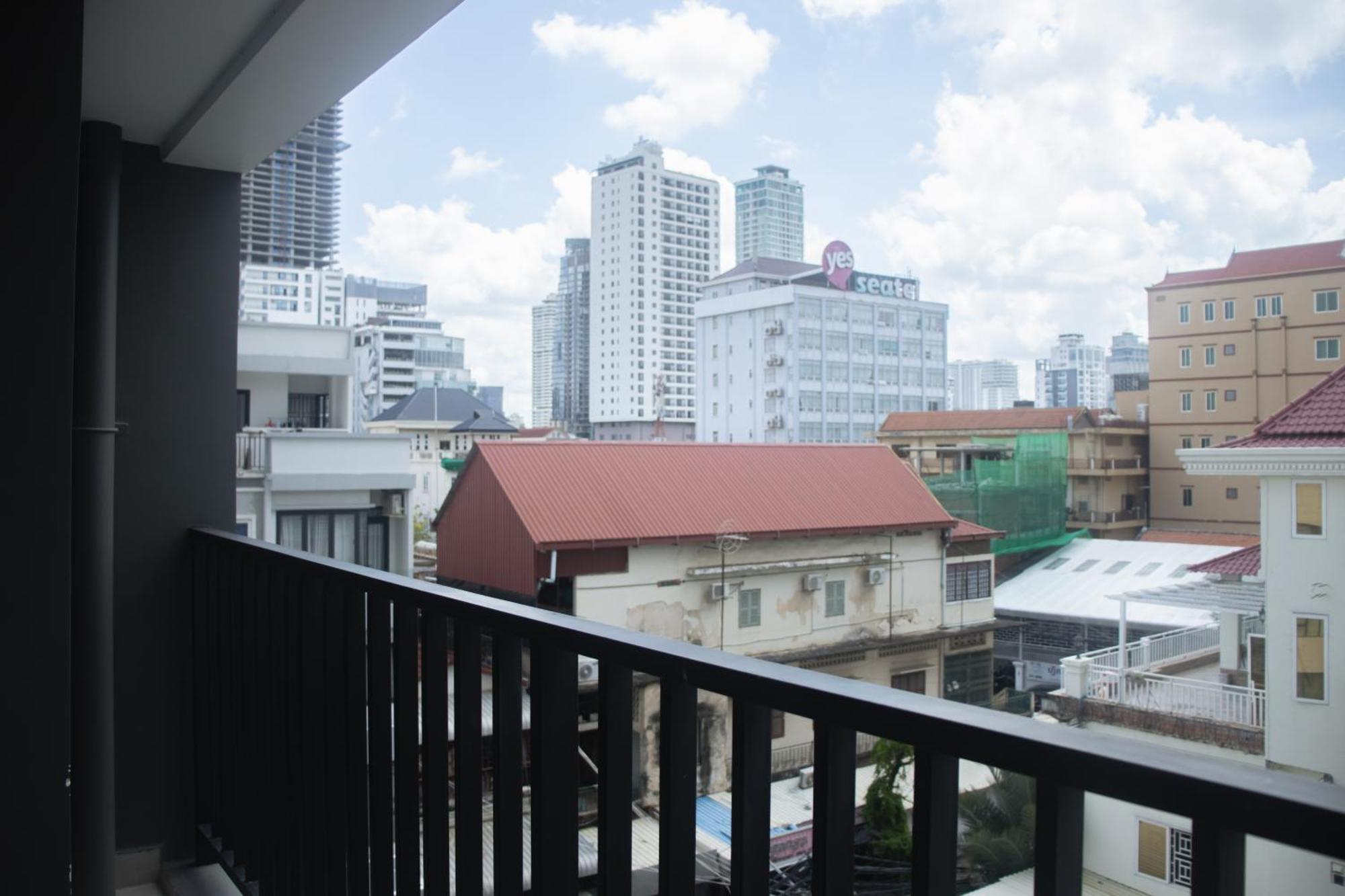Parc21 Luxury Boutique Hotel Phnom Penh Esterno foto